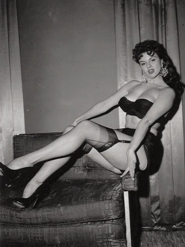 Jackie Miller photo 15 — Average, Brown