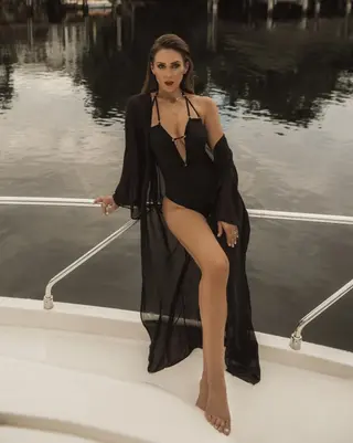 Jacqueline Bracamontes photo 2 — Black, Slim