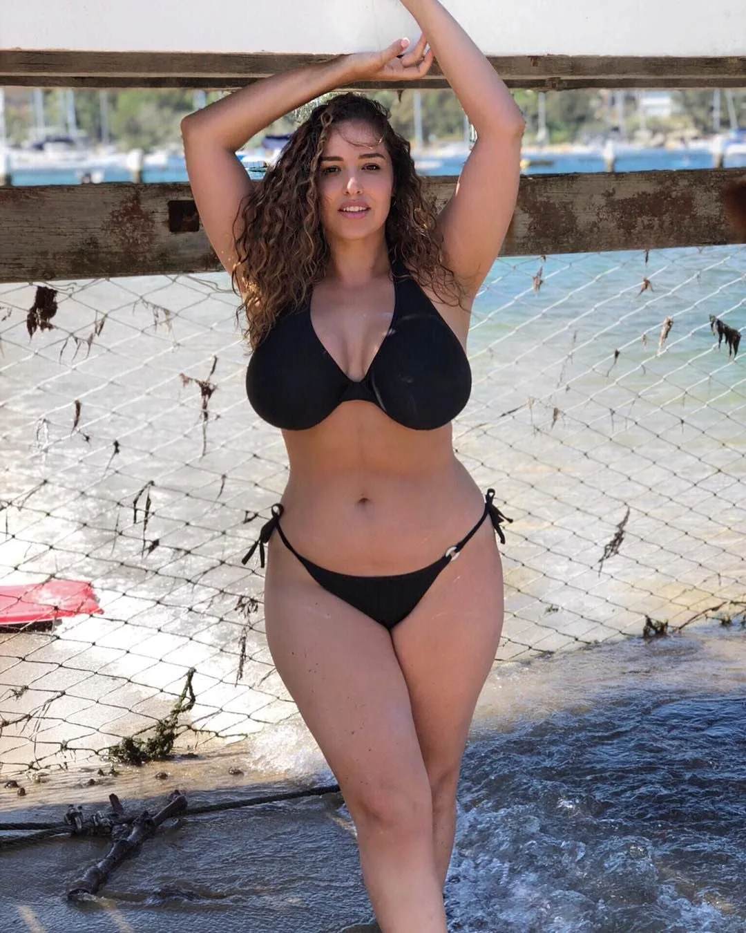 Jada Sezer photo 2 — Brown, Chubby