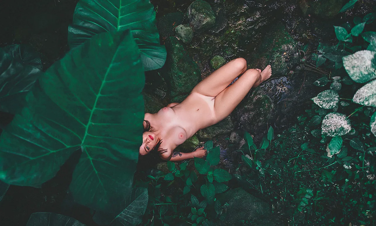 Jade Baraldo photo 13 — Brazilian, Red