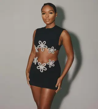 Janelle Monae photo 2 — Black, Average