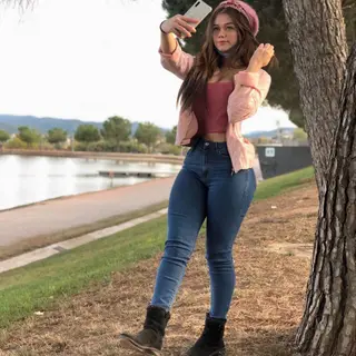 Jasmin Reyes photo 9 — Slim, Green