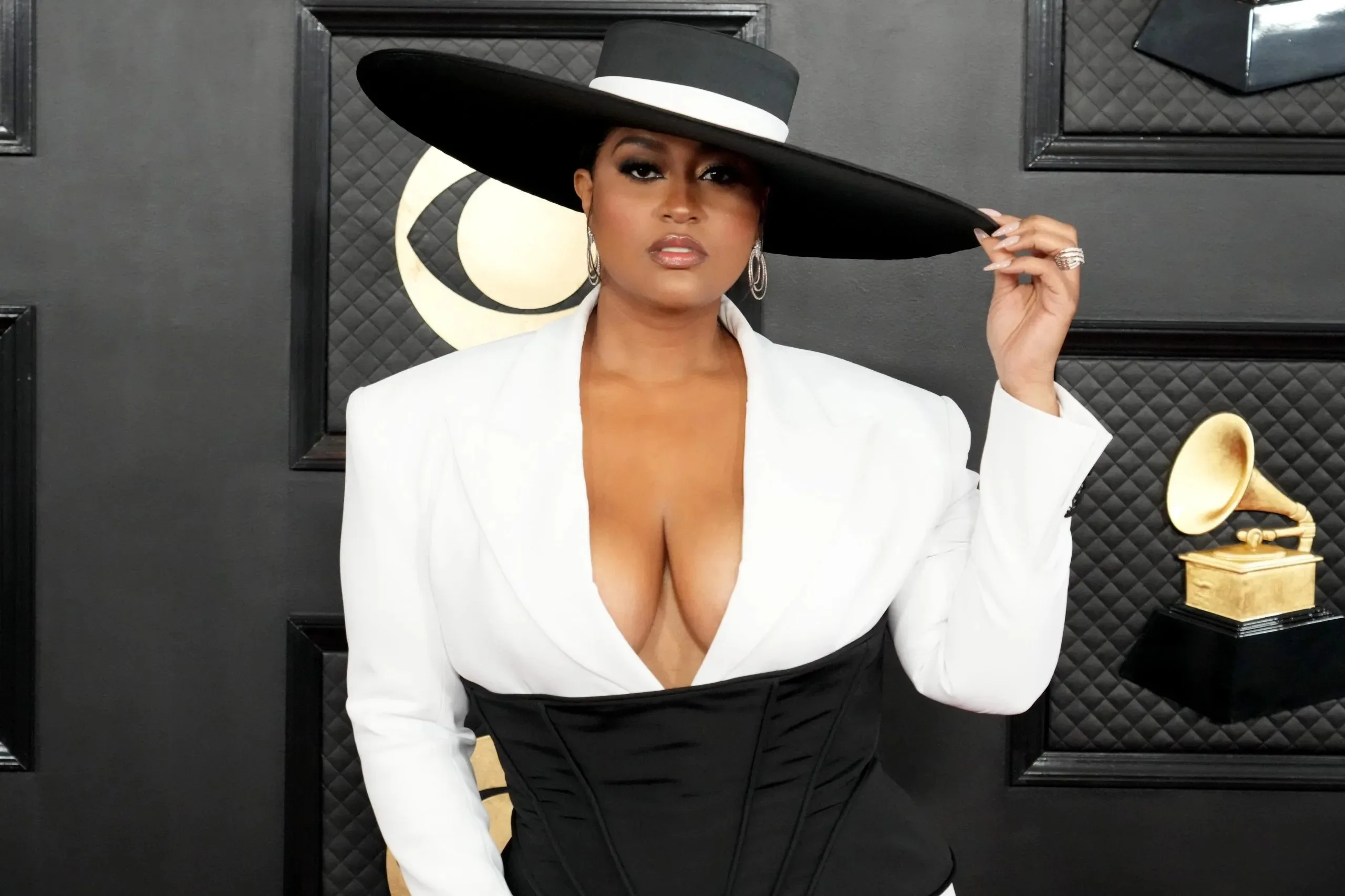 Jazmine Sullivan photo 13 — American, Black