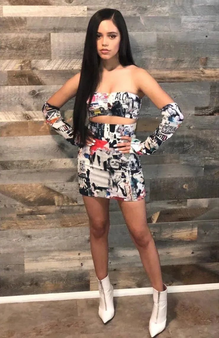 Jenna Ortega photo 2 — Black, Slim