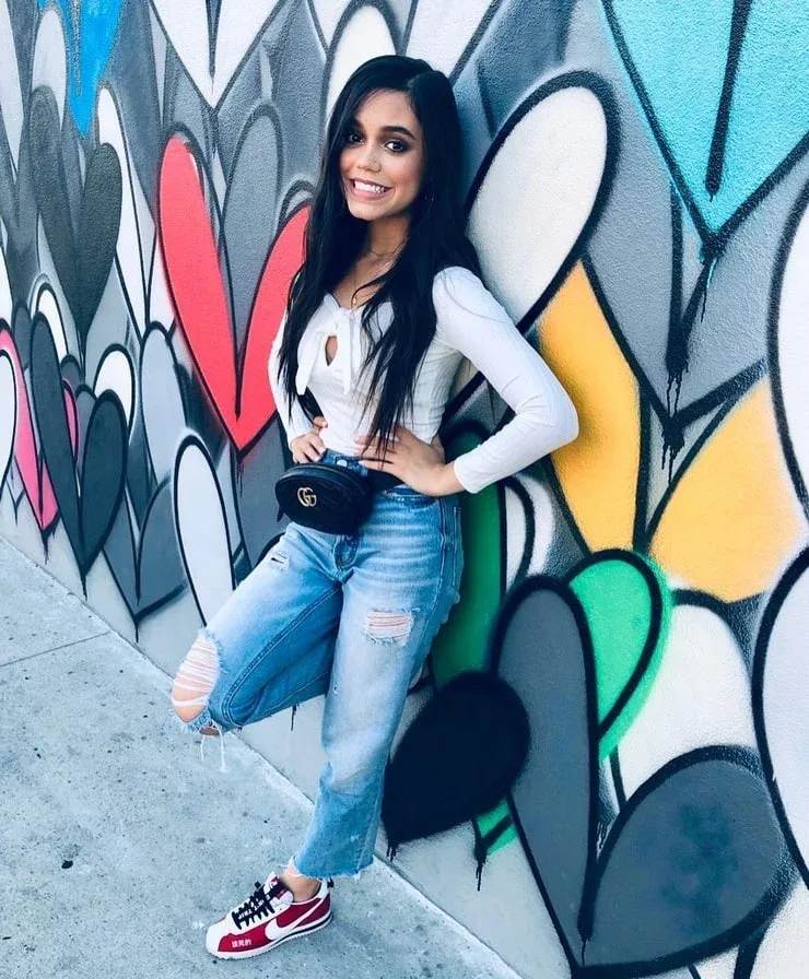 Jenna Ortega photo 6 — Activist, Actress, Author, Influencer, Producer, American