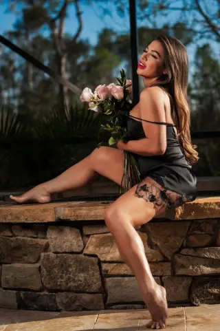 Jenni Neidhart photo 4 — Grey, Caucasian