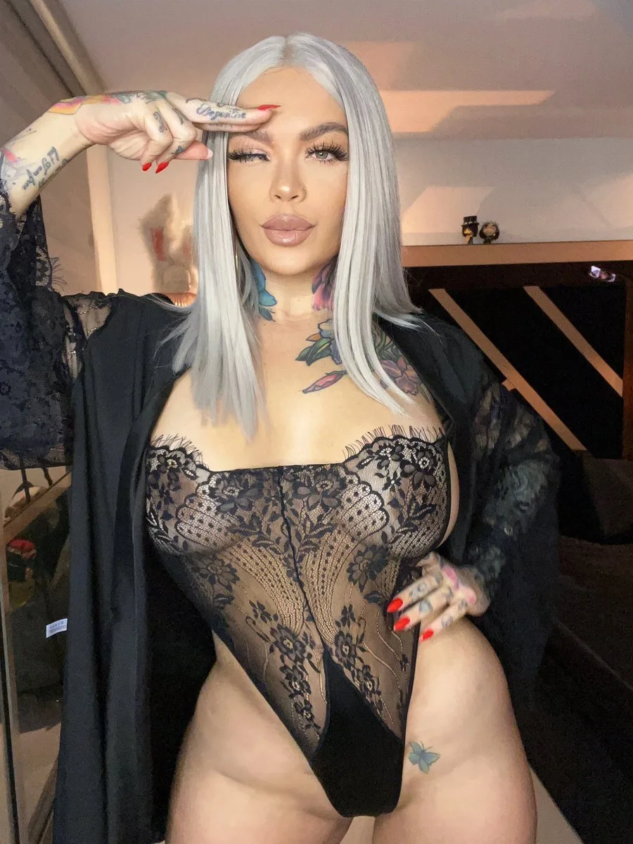 Jennifer Aboul photo 3 — Slim, Hazel