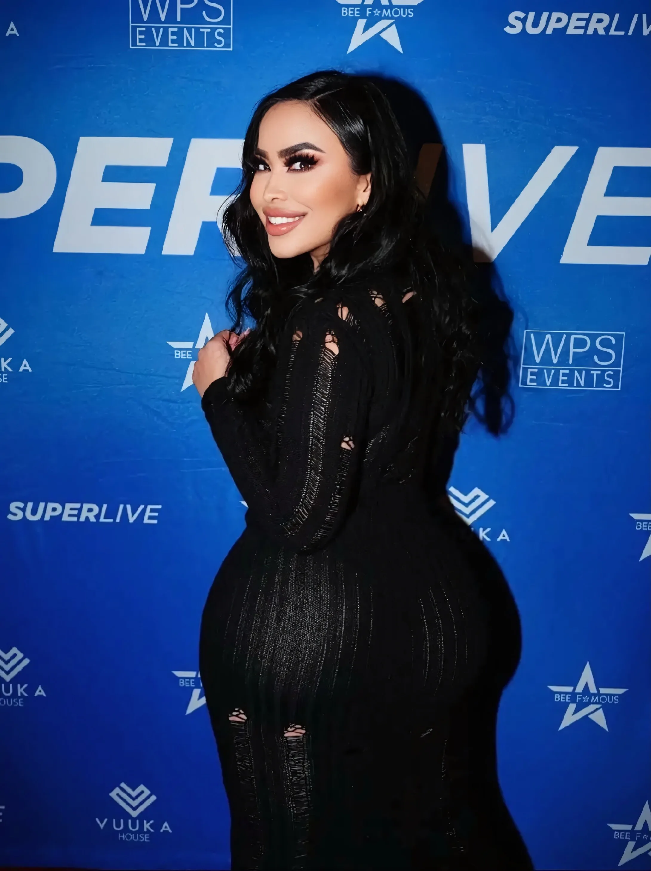 Jennifer Renee Munoz photo 10 — Brown, Latin