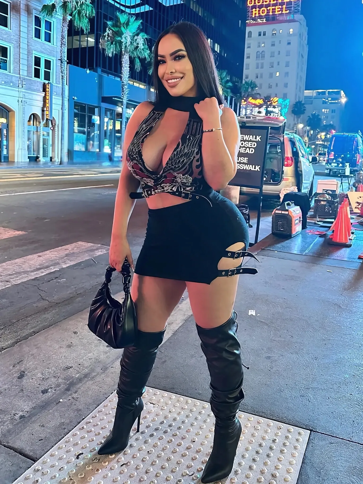 Jennifer Renee Munoz photo 16 — Brown, Latin
