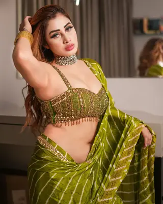 Jiya Roy photo 9 — Chubby, Blue
