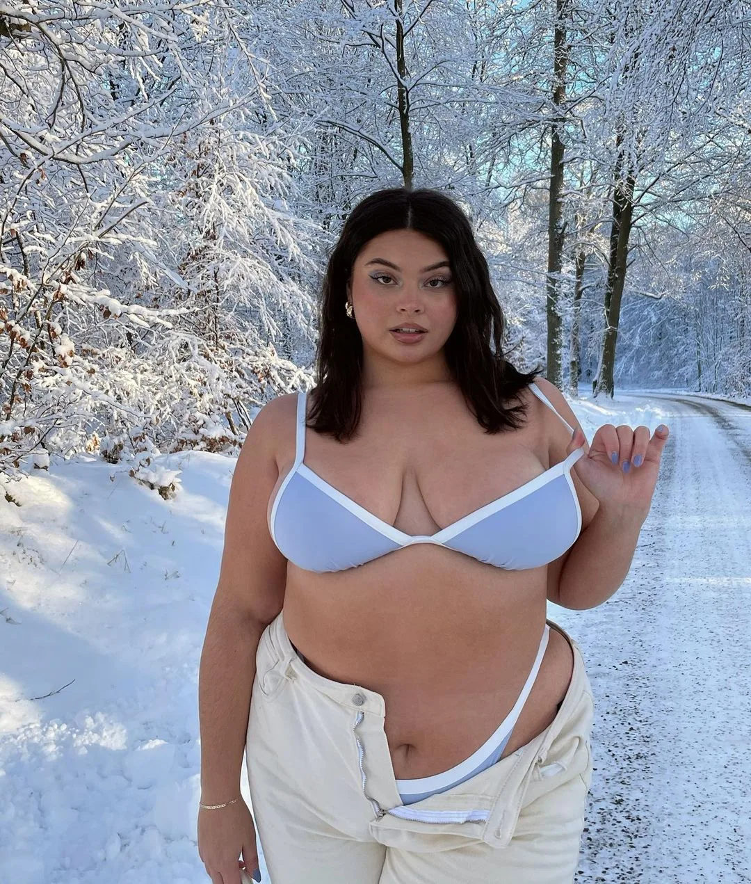 Joanna Pincerato photo 2 — Brown, Chubby