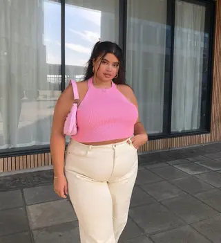 Joanna Pincerato photo 3 — Chubby, Brown