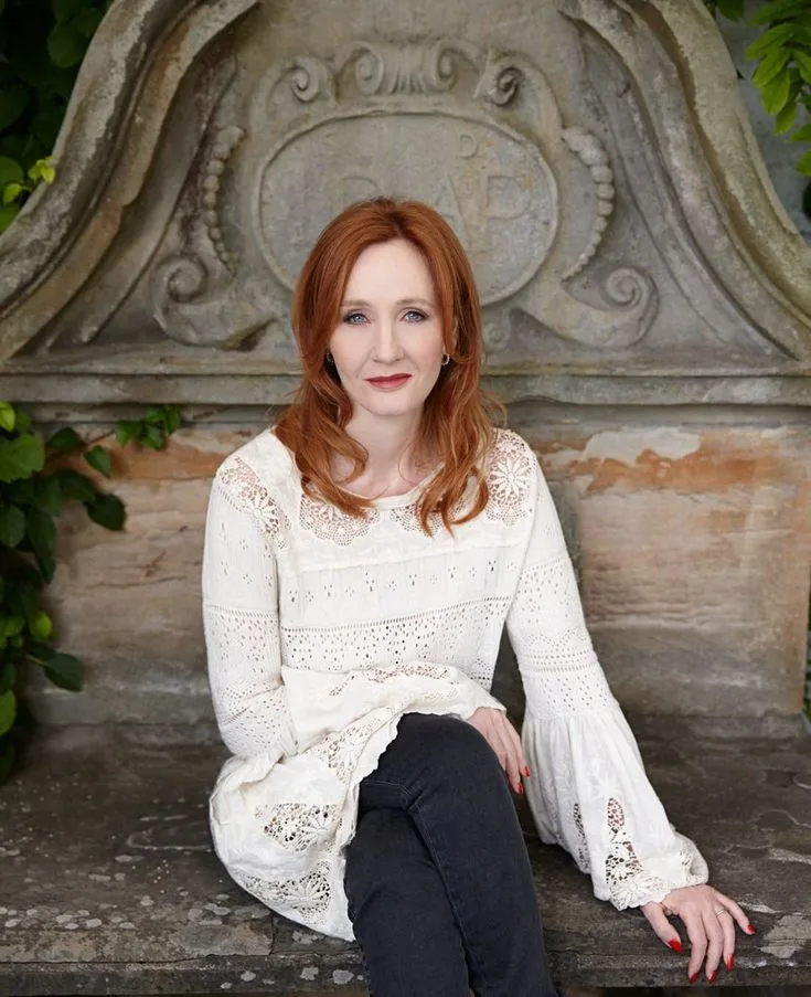 Joanne Rowling photo 1 — British, Blonde