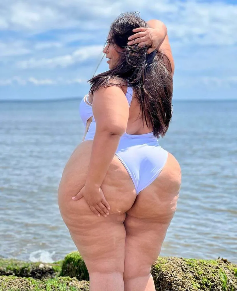 Johana Amaya photo 2 — Black, BBW