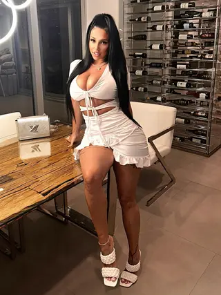 Jolina Bonita photo 15 — Athletic, Brown