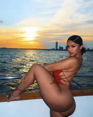 Jolina Bonita photo 6 — Digital Creator, Glamour Model, Argentine),  (British),  (American
