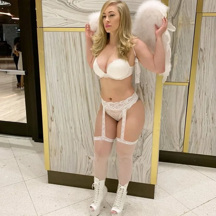 Jordan Rene photo 1 — American, Blonde