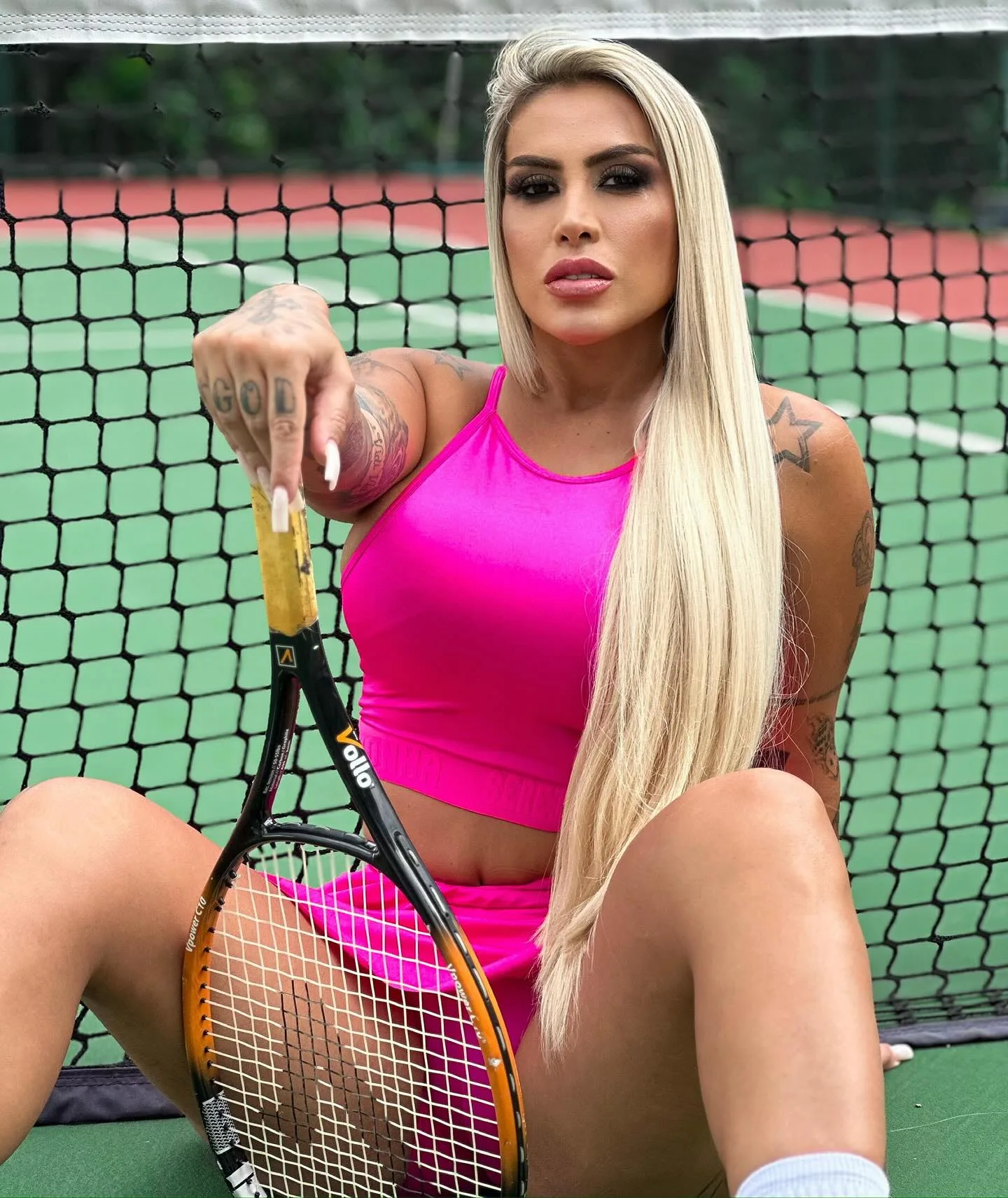 Juju Ferrari photo 9 — Athletic, Brown