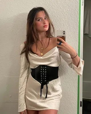 Jules LeBlanc photo 21 — Average, Brown