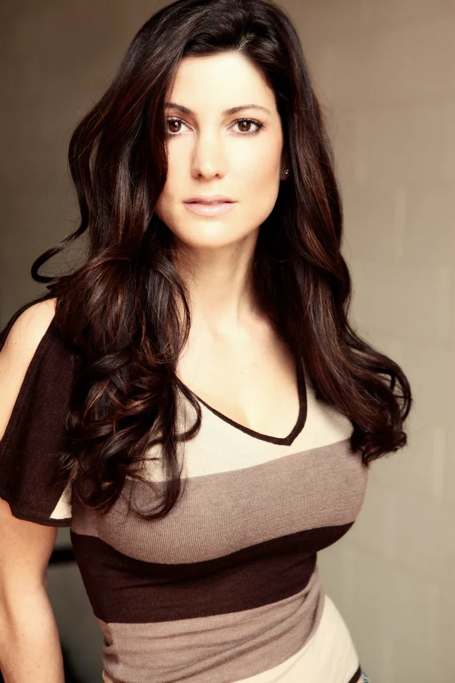 Julia Benson photo 13 — Canadian, Brown