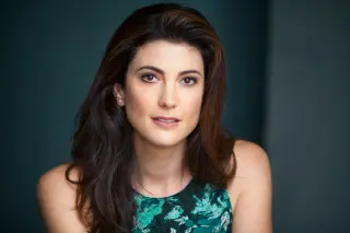 Julia Benson photo 14 — Brown, Slim