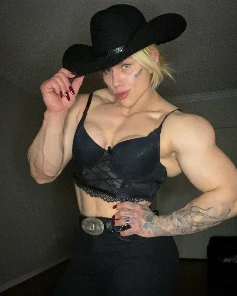 Julia Foery photo 6 — Bodybuilder, Fetish Model, Fitness Model, Swiss