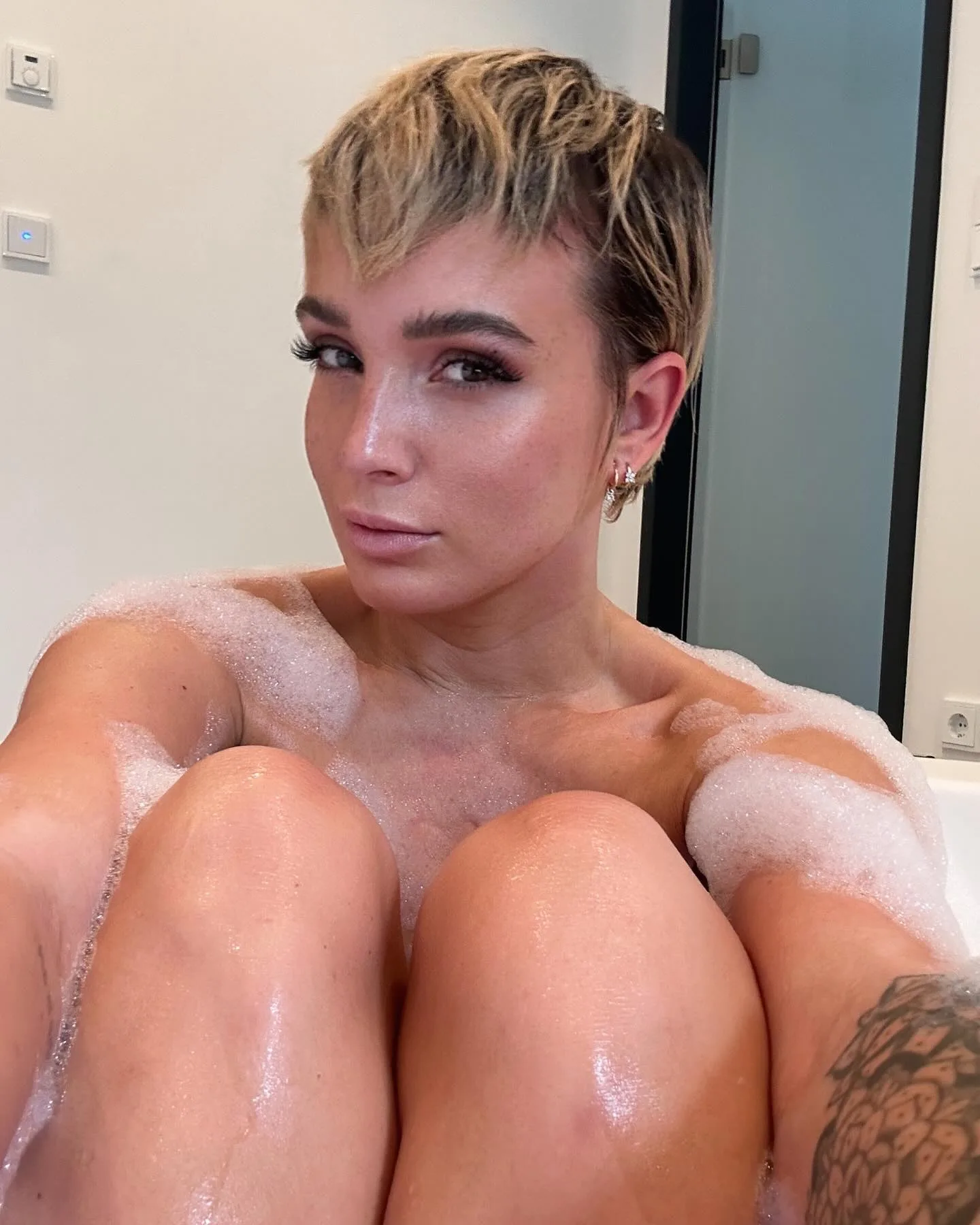Julia Roemmelt photo 18 — Adult Model, Cosplayer, Influencer, Playboy Model, TikTok Star, German