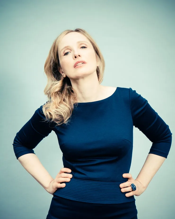 Julie Delpy photo 13 — American),  (French, Blonde
