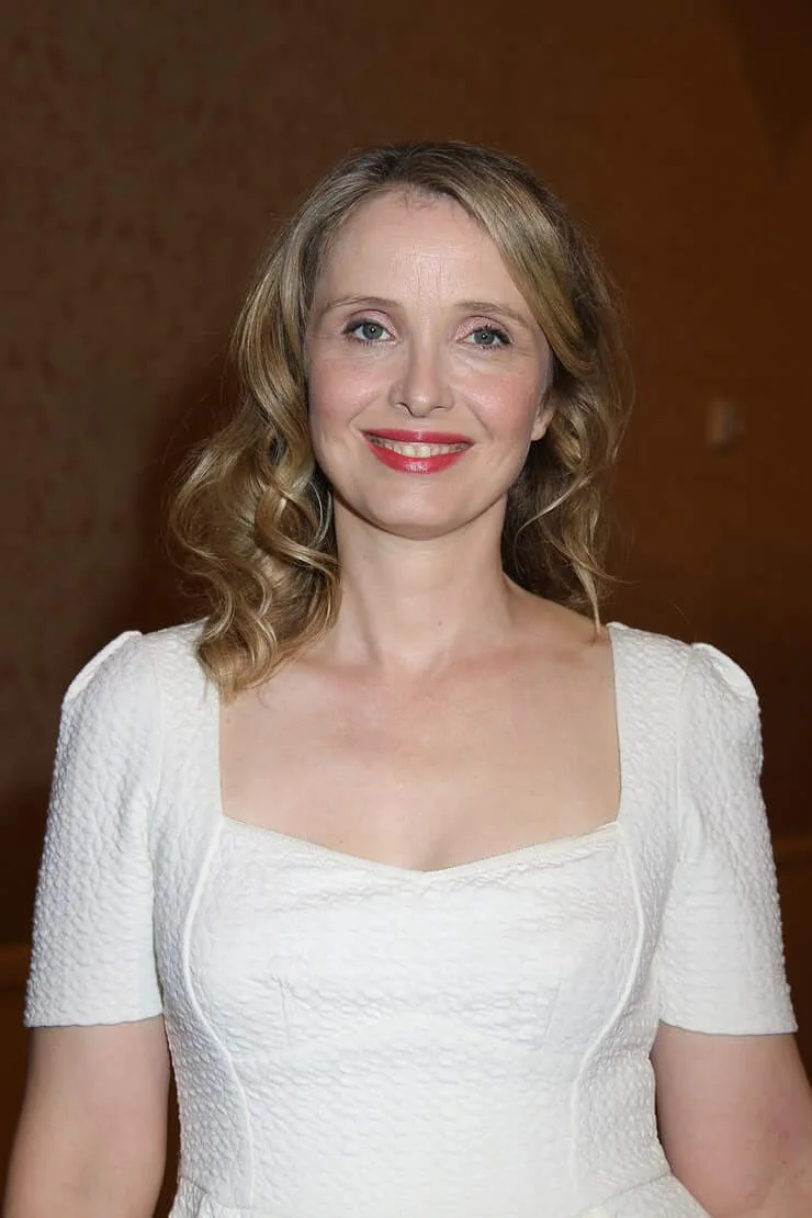Julie Delpy photo 19 — American),  (French, Blonde