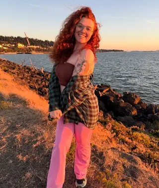 Juniper Anne photo 14 — Green, Adult Model, Influencer