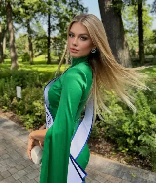 Justyna Zednikova photo 14 — Blonde, Slim