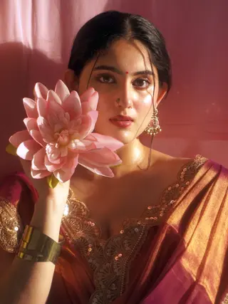 Kaavya Vurity photo 10 — Brown, Asian