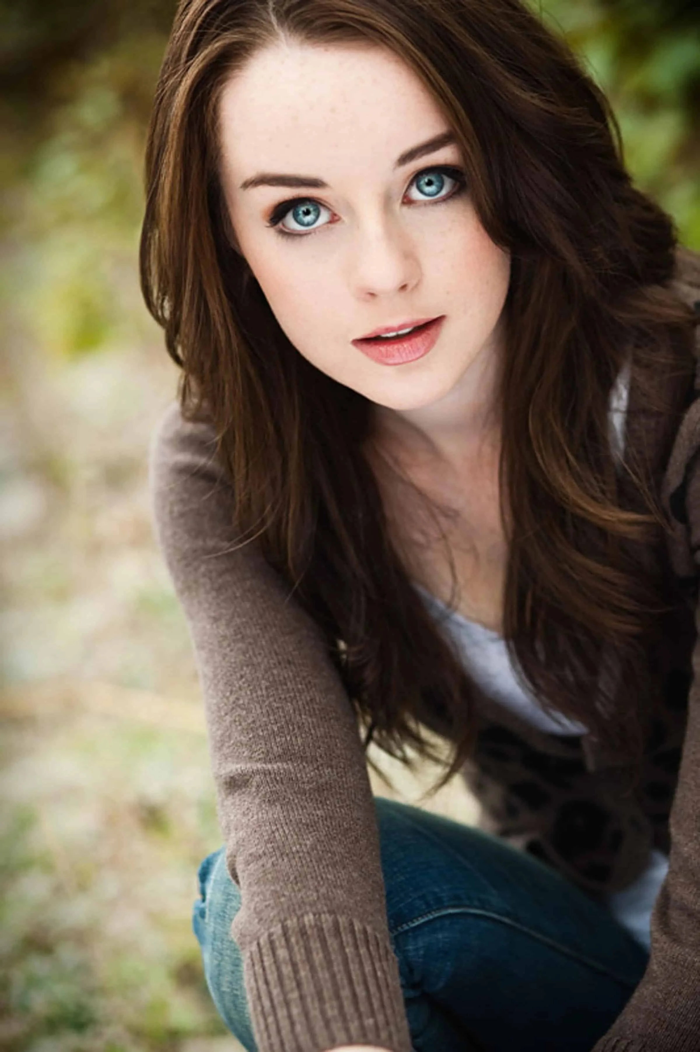 Kacey Rohl photo 3 — Slim, Blue