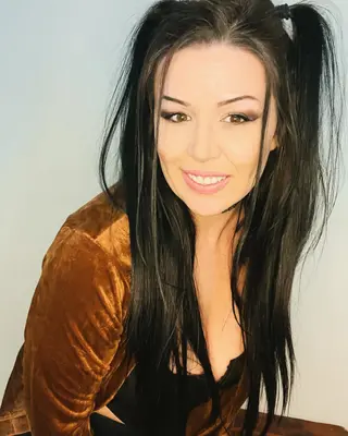 Kaceytron photo 7 — American, Brown