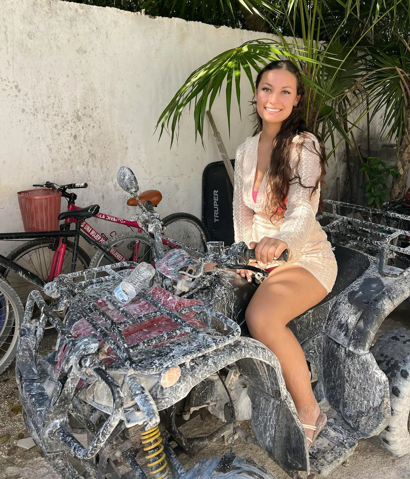 Kaelani Skye photo 9 — Average, Brown