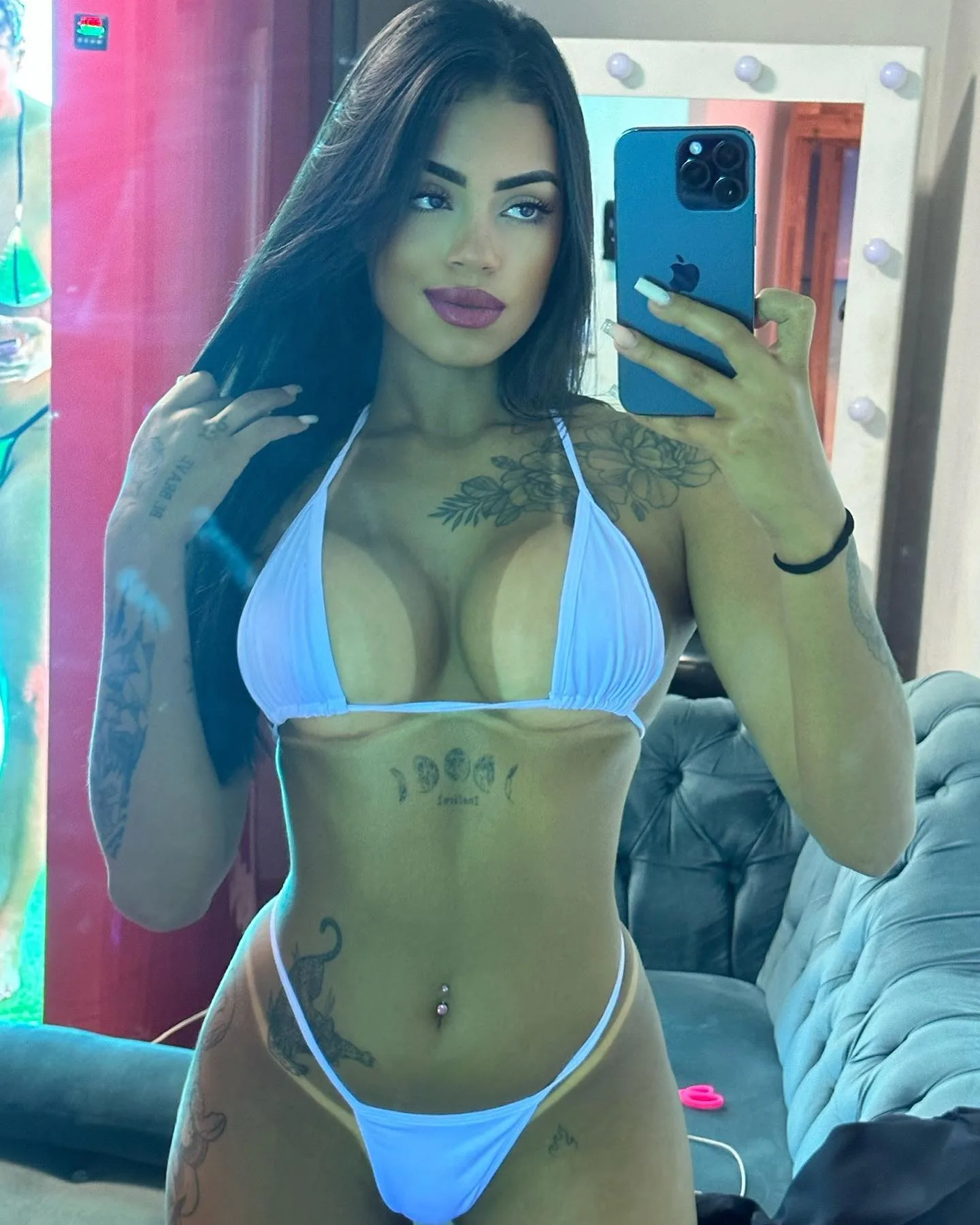 Kaellen Macedo photo 8 — Brown, Latin