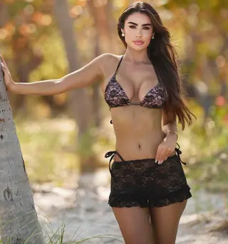 Kaelyn Cambio photo 4 — Brown, Latin