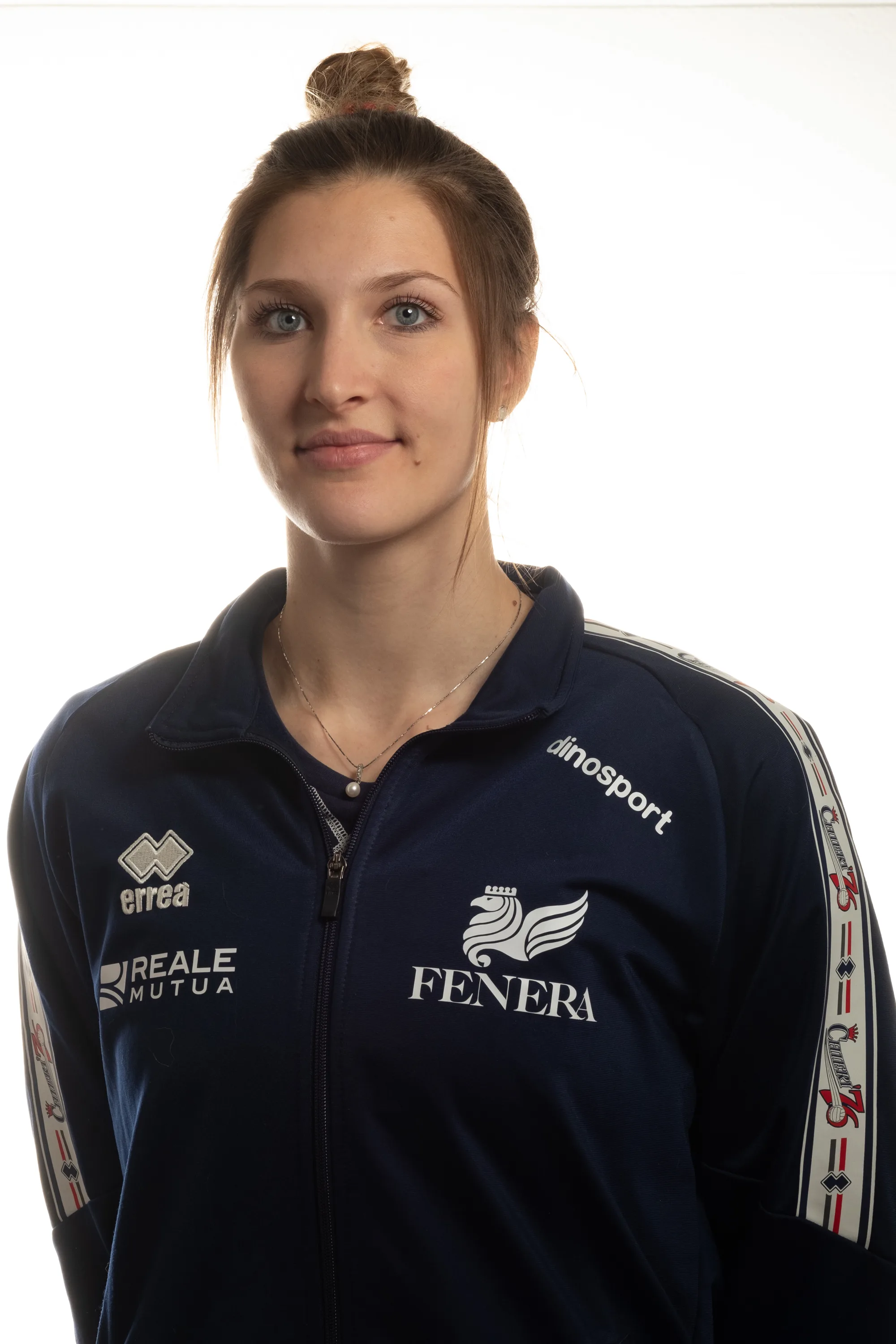 Kaja Grobelna photo 7 — Brown, Average
