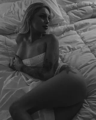 Kalah Knox photo 4 — Green, Caucasian