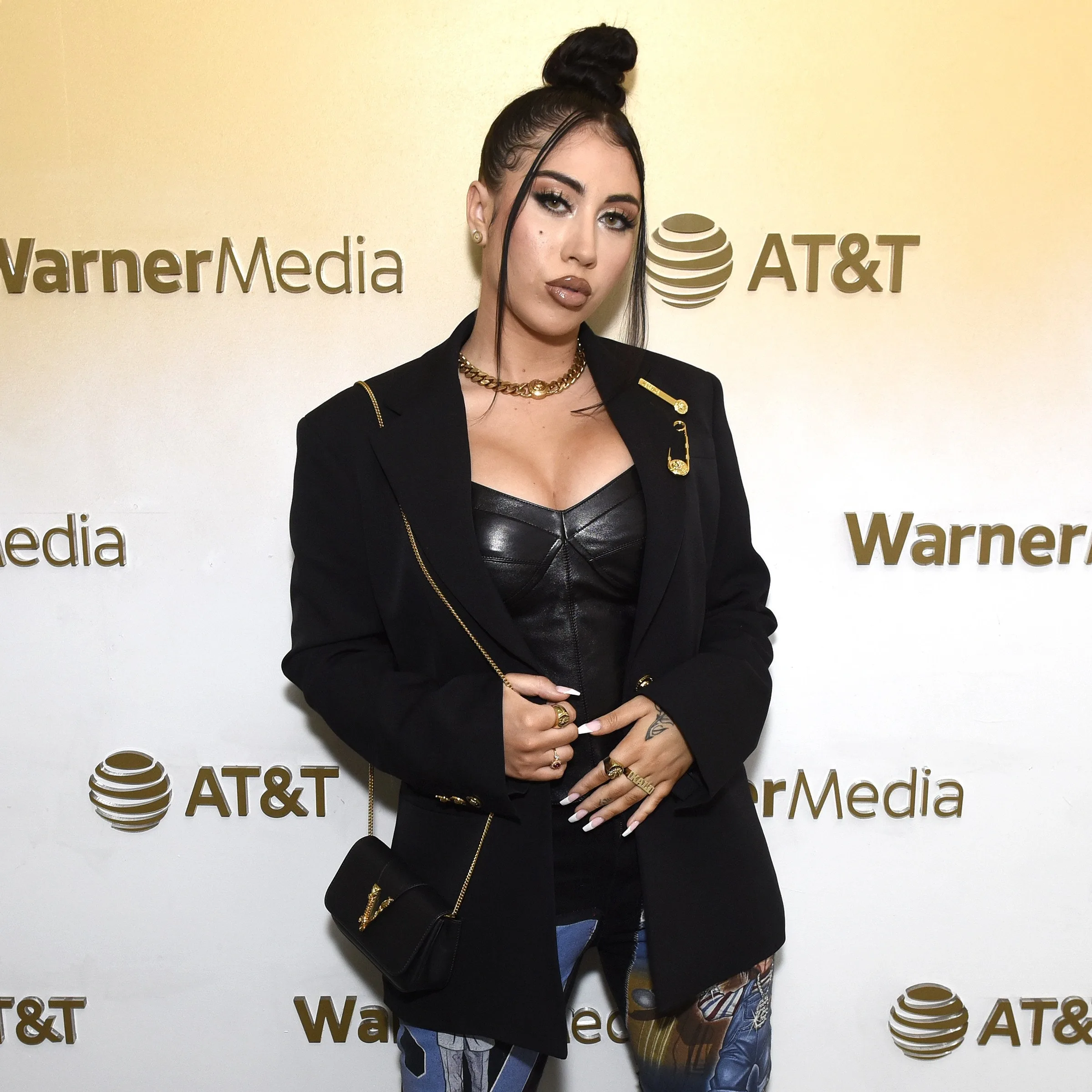 Kali Uchis photo 13 — American, Brown