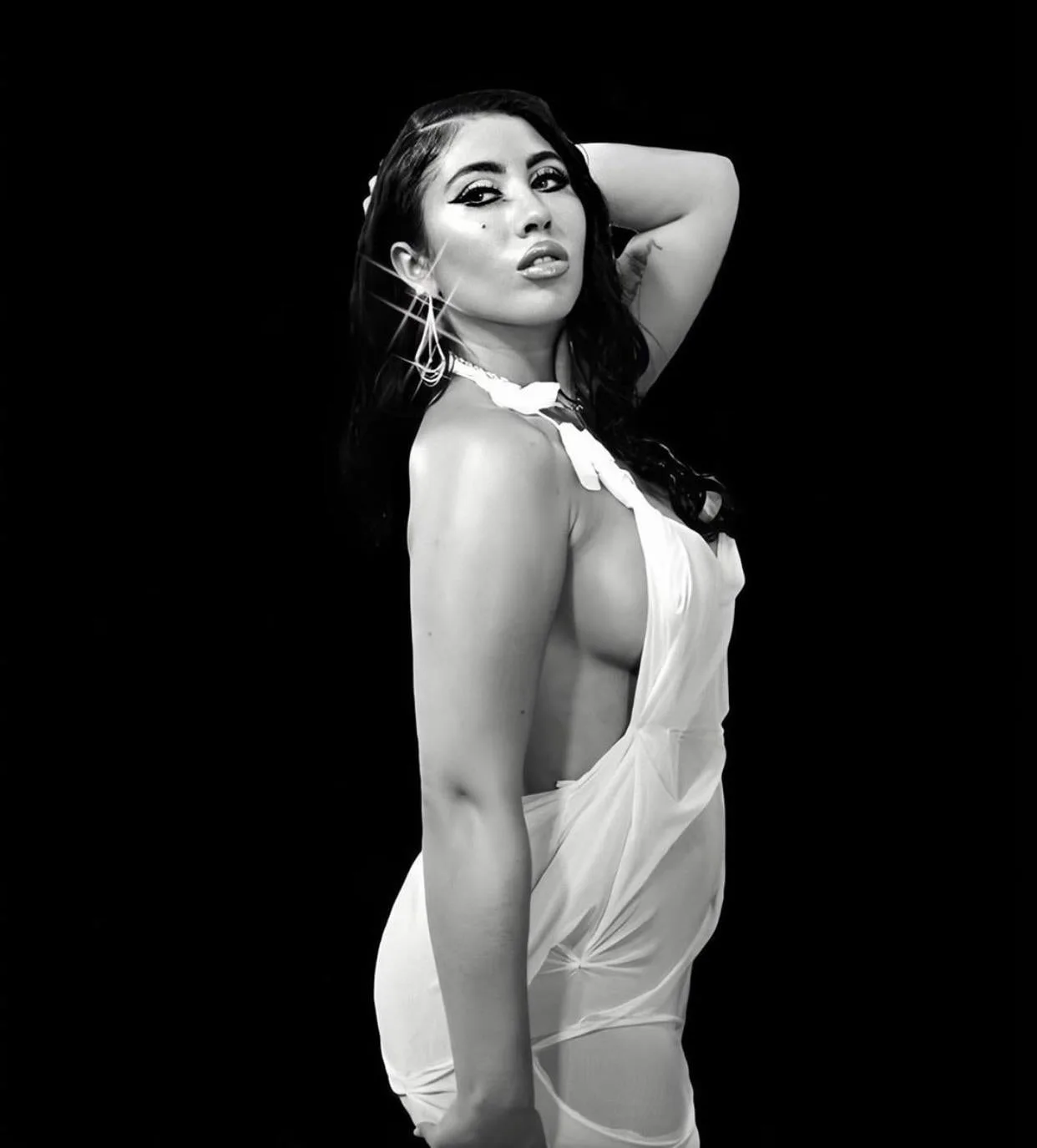Kali Uchis photo 19 — American, Brown