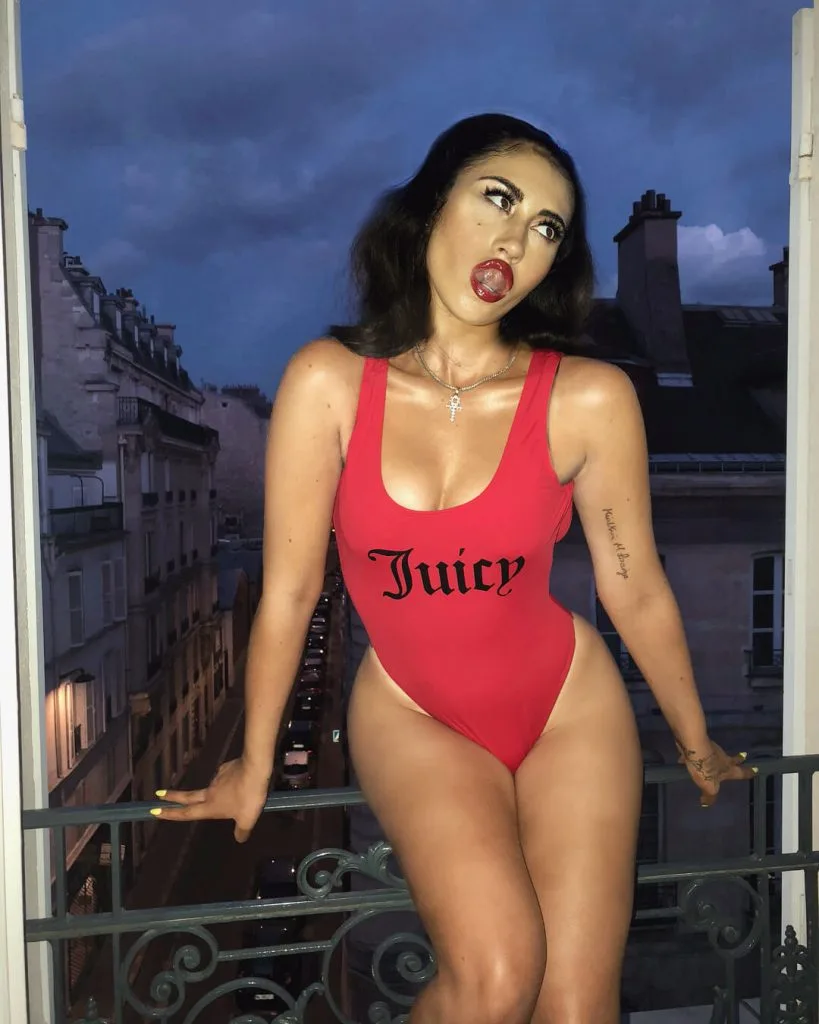 Kali Uchis photo 8 — Brown, Chubby