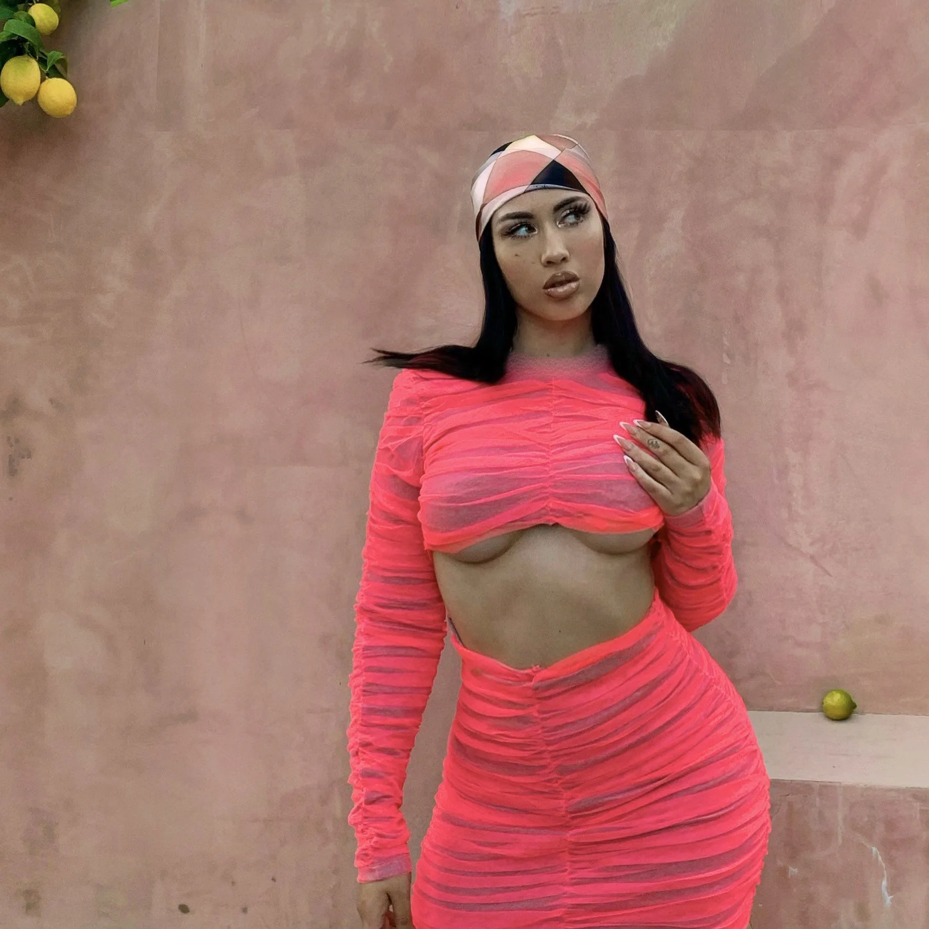 Kali Uchis photo 9 — Chubby, Brown