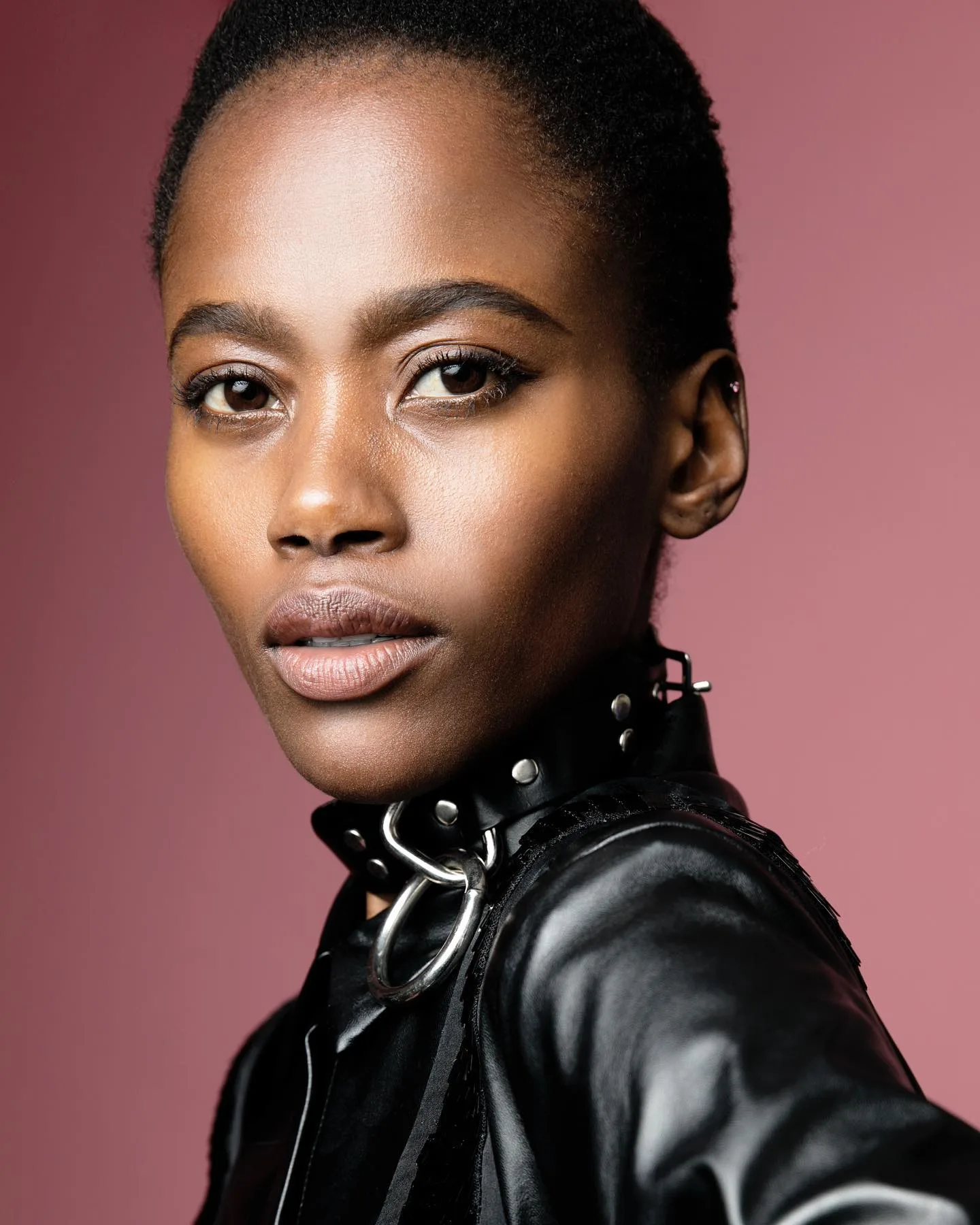 Kaone Kario photo 10 — Brown, Black