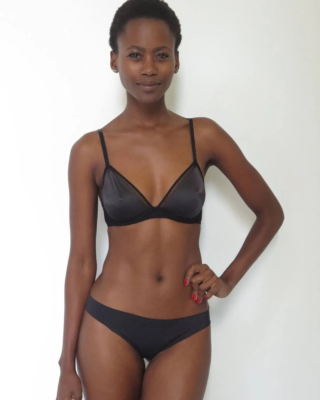 Kaone Kario photo 2 — Black, Slim