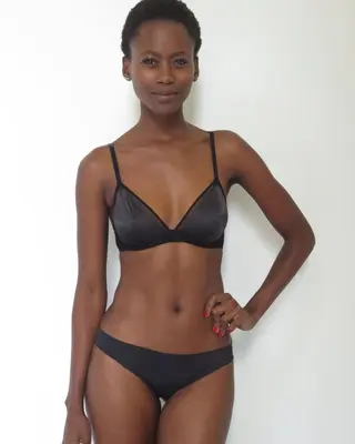 Kaone Kario photo 2 — Black, Slim