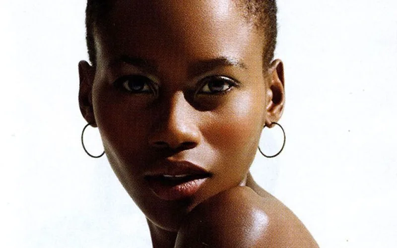 Kaone Kario photo 4 — Brown, Black