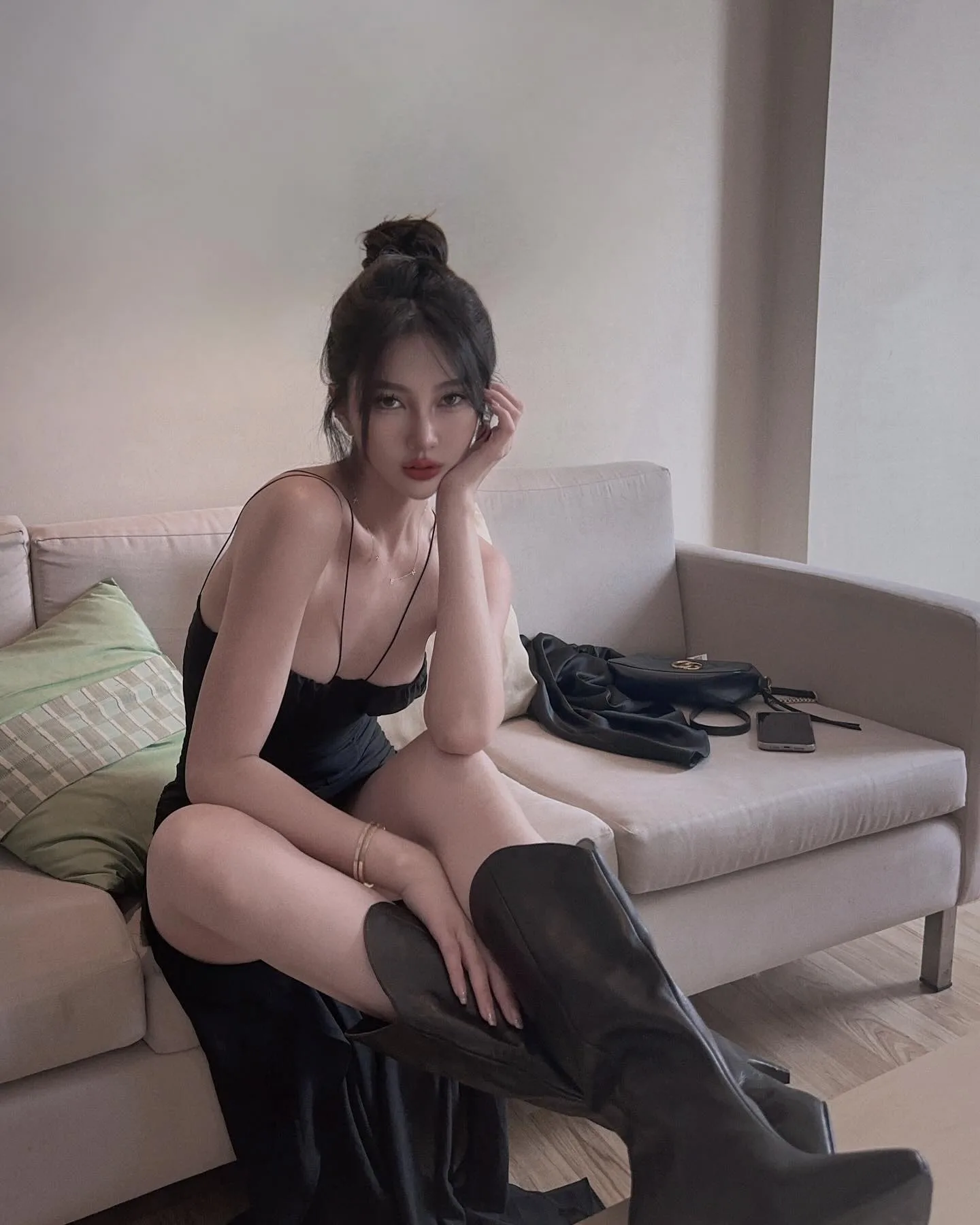 Karen Chao photo 16 — Brown, Asian