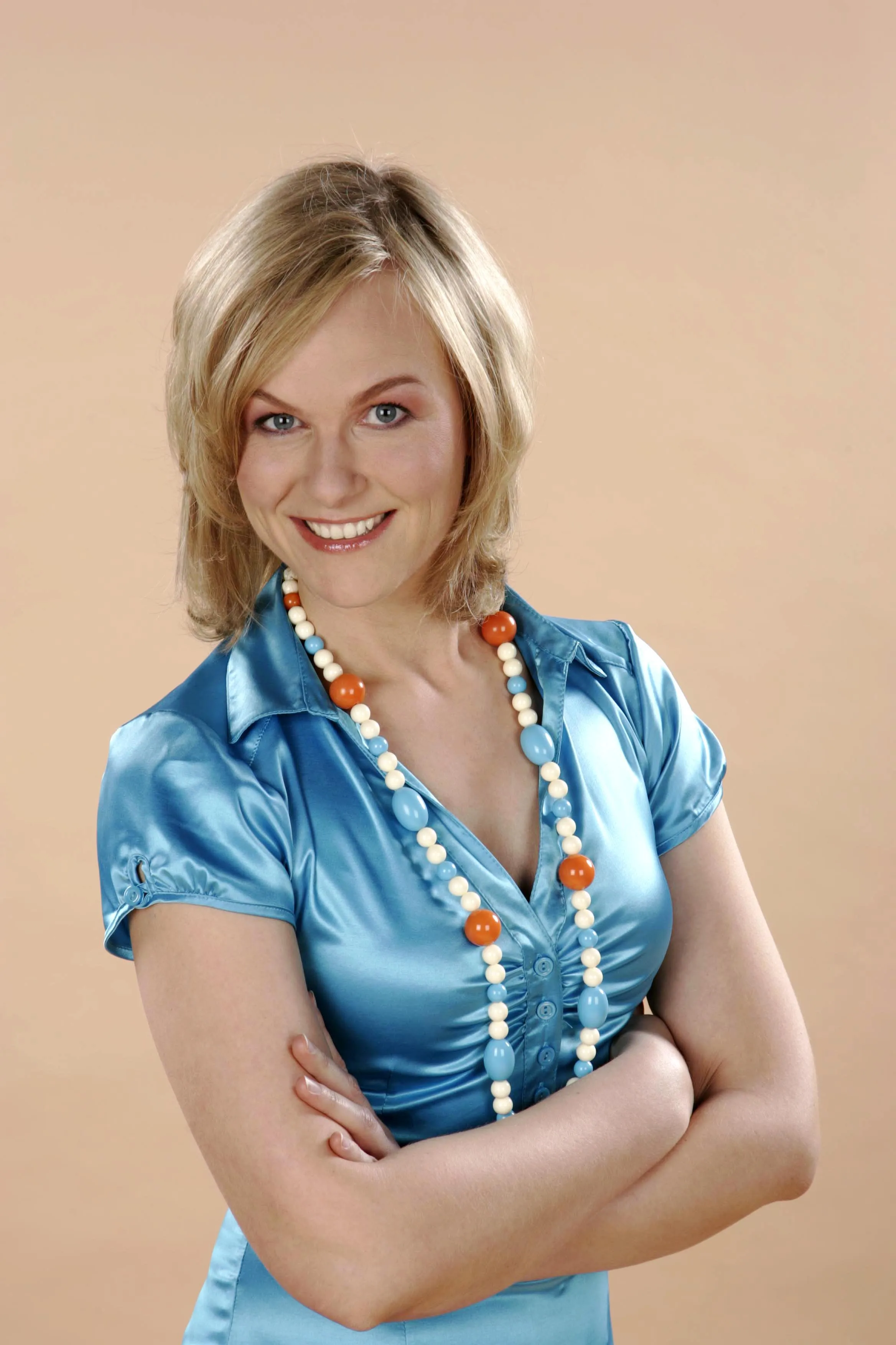 Karen Heinrichs photo 2 — Blonde, Blue