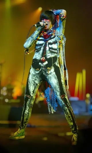 Karen O photo 13 — American),  (South Korean, Black